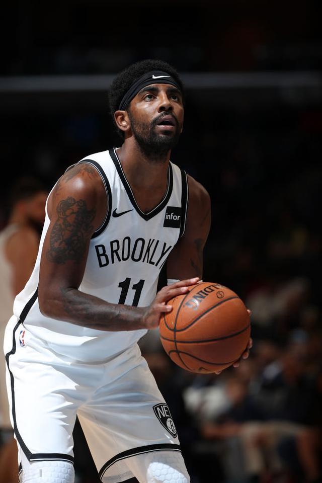 兴奋的神情 兴奋的神情